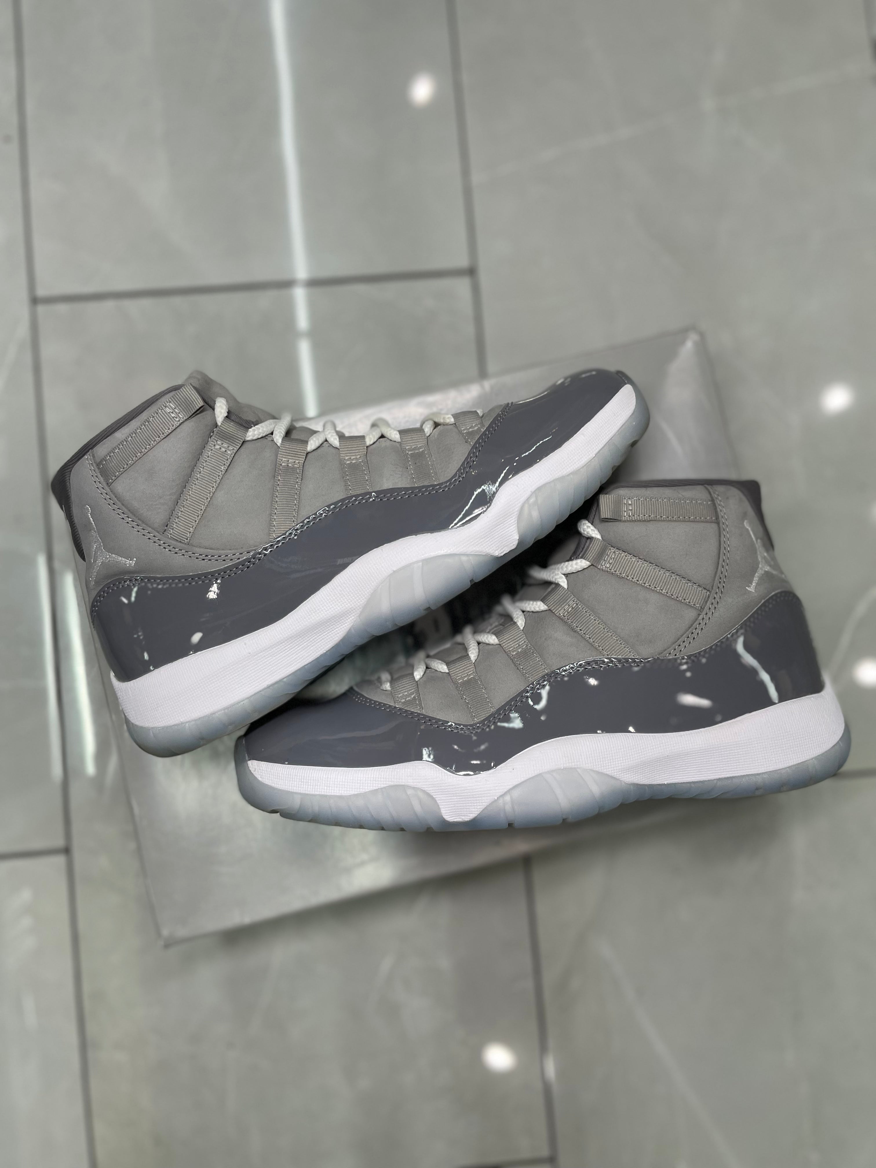Air Jordan 11 Retro Cool Grey (2021)(Pre-Owned)