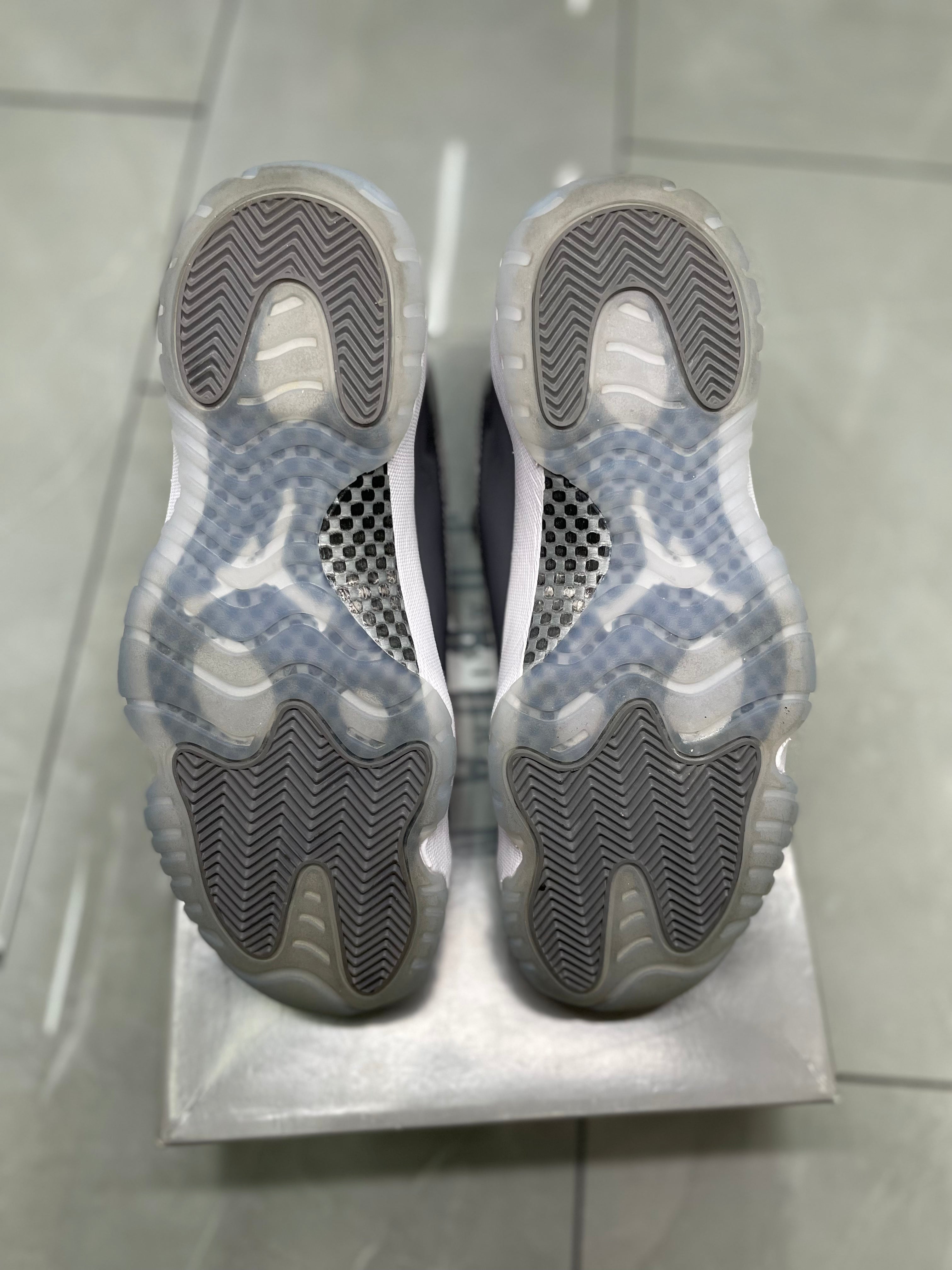 Air Jordan 11 Retro Cool Grey (2021)(Pre-Owned)