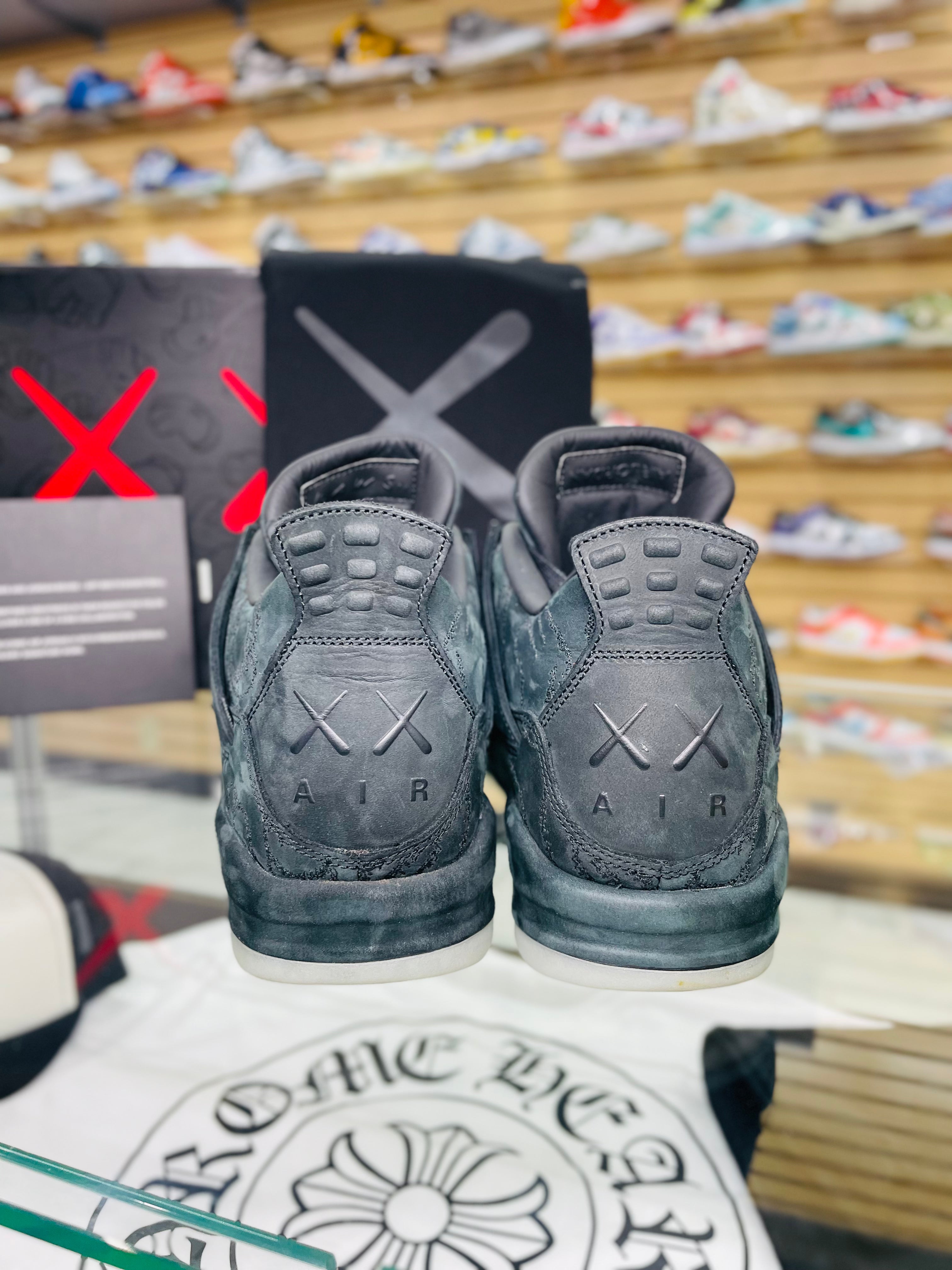 Air Jordan 4 Retro Kaws Black (2017)(Pre-Owned)