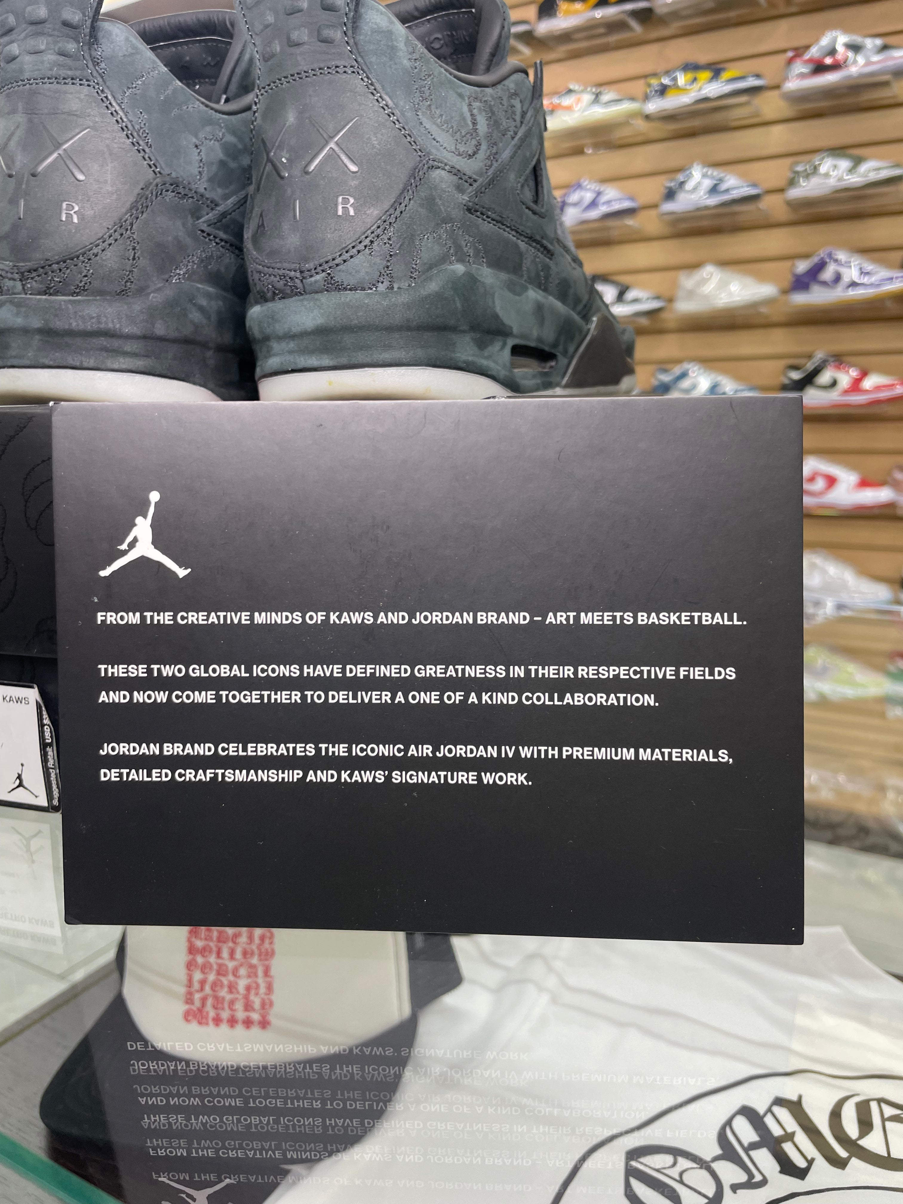 Air Jordan 4 Retro Kaws Black (2017)(Pre-Owned)