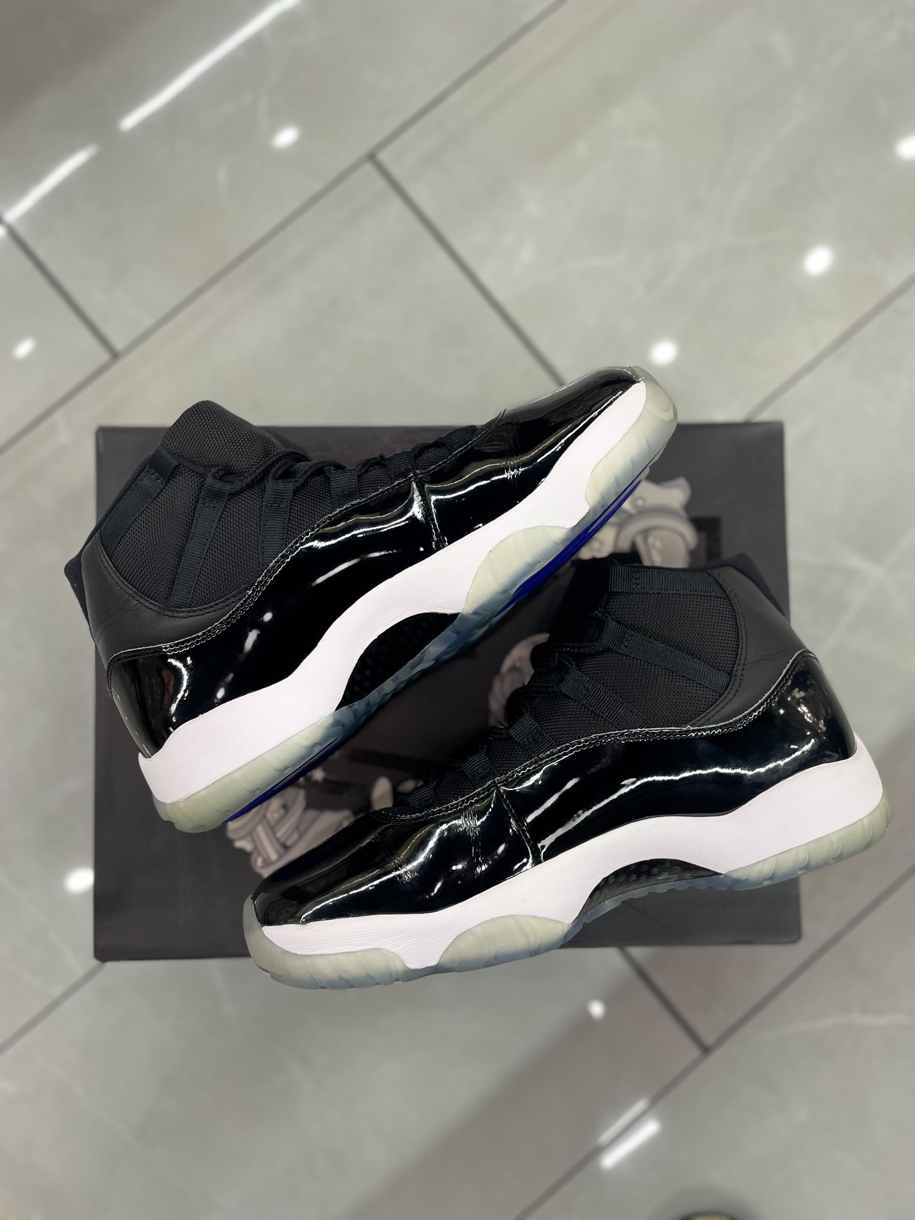 Air Jordan 11 Retro Space Jam (2016) (Pre-Owned)