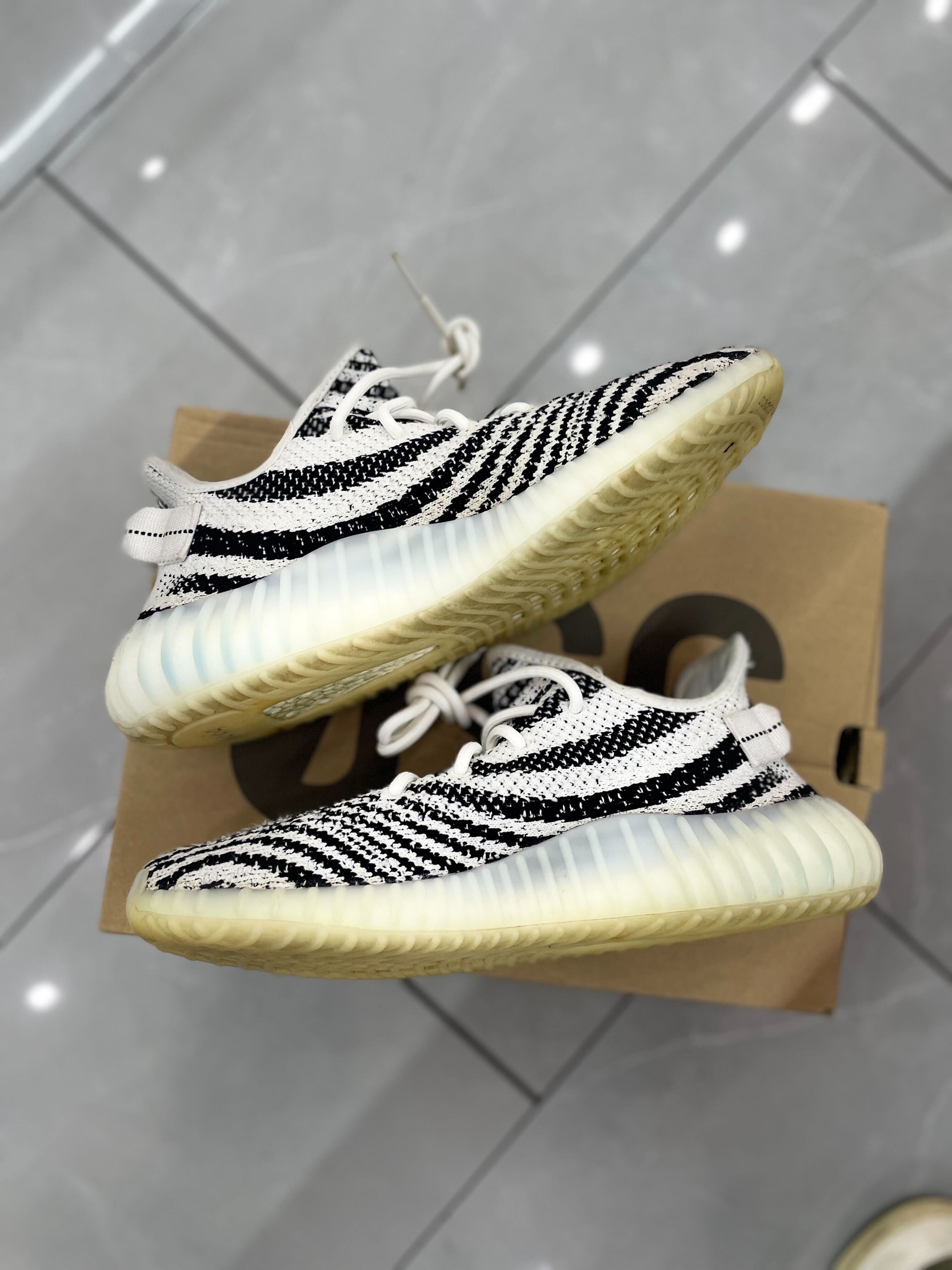adidas Yeezy Boost 350 V2 Zebra (Pre-Owned)