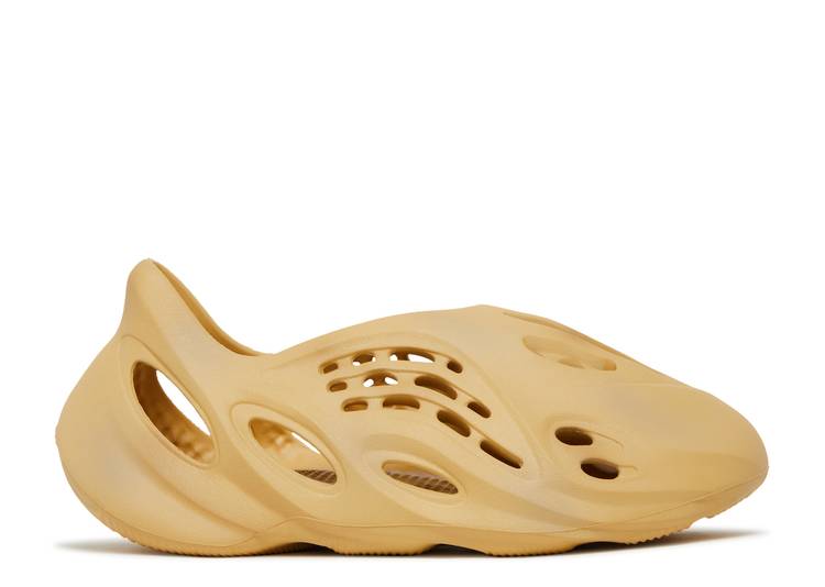 adidas yeezy espuma rnnr arena del desierto