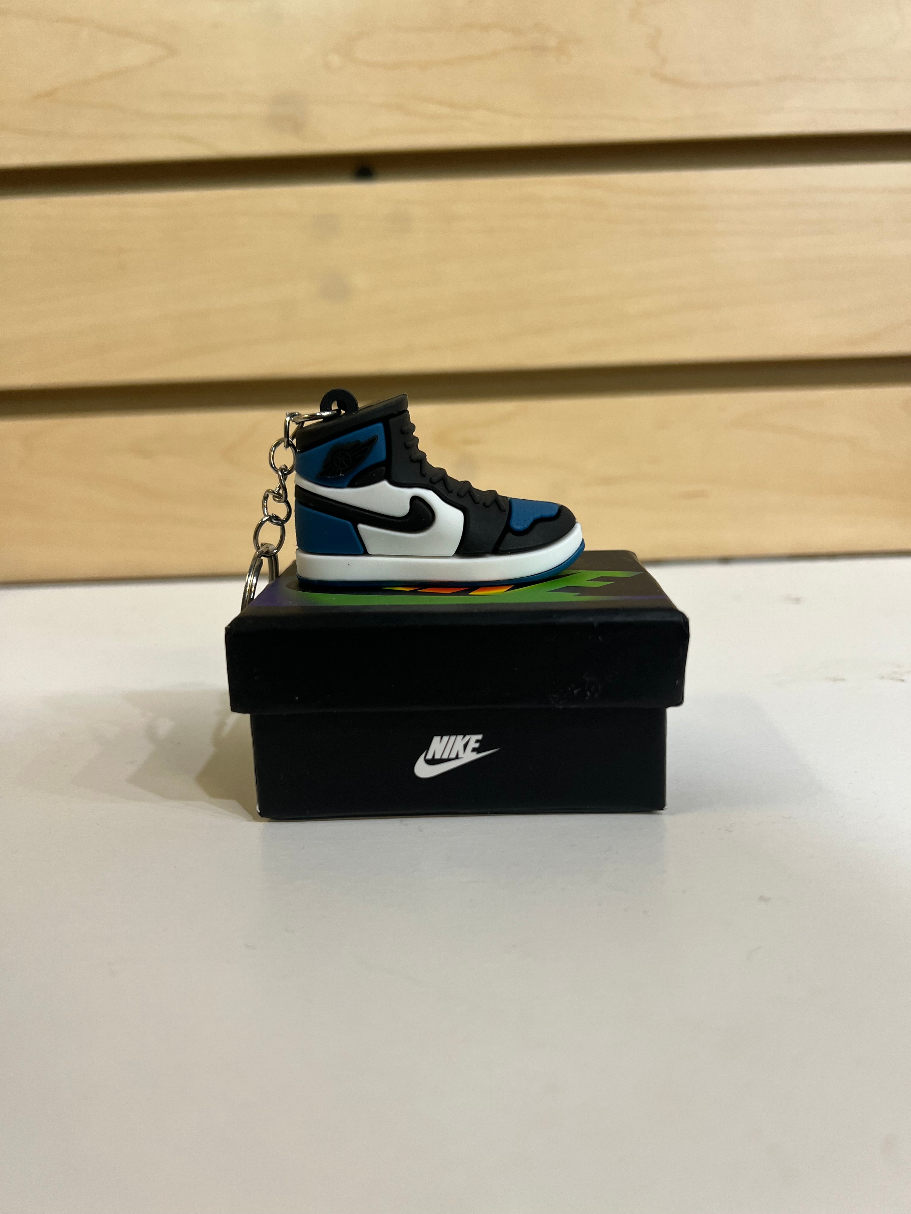 Llavero de zapatillas