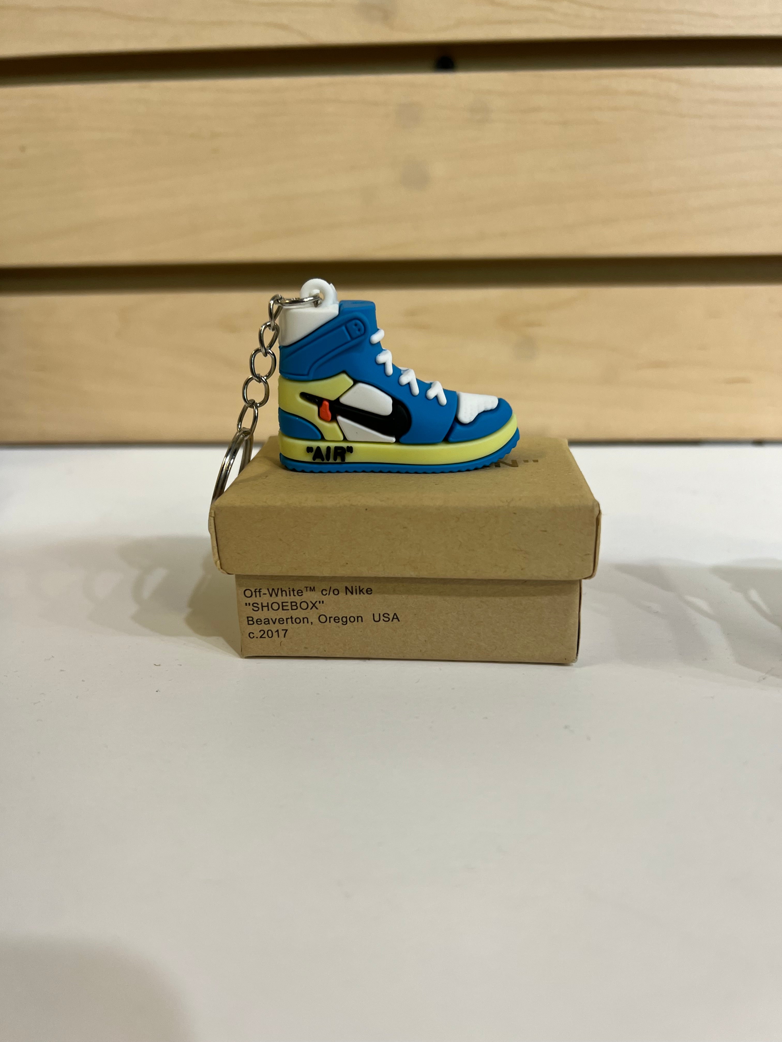 Llavero de zapatillas
