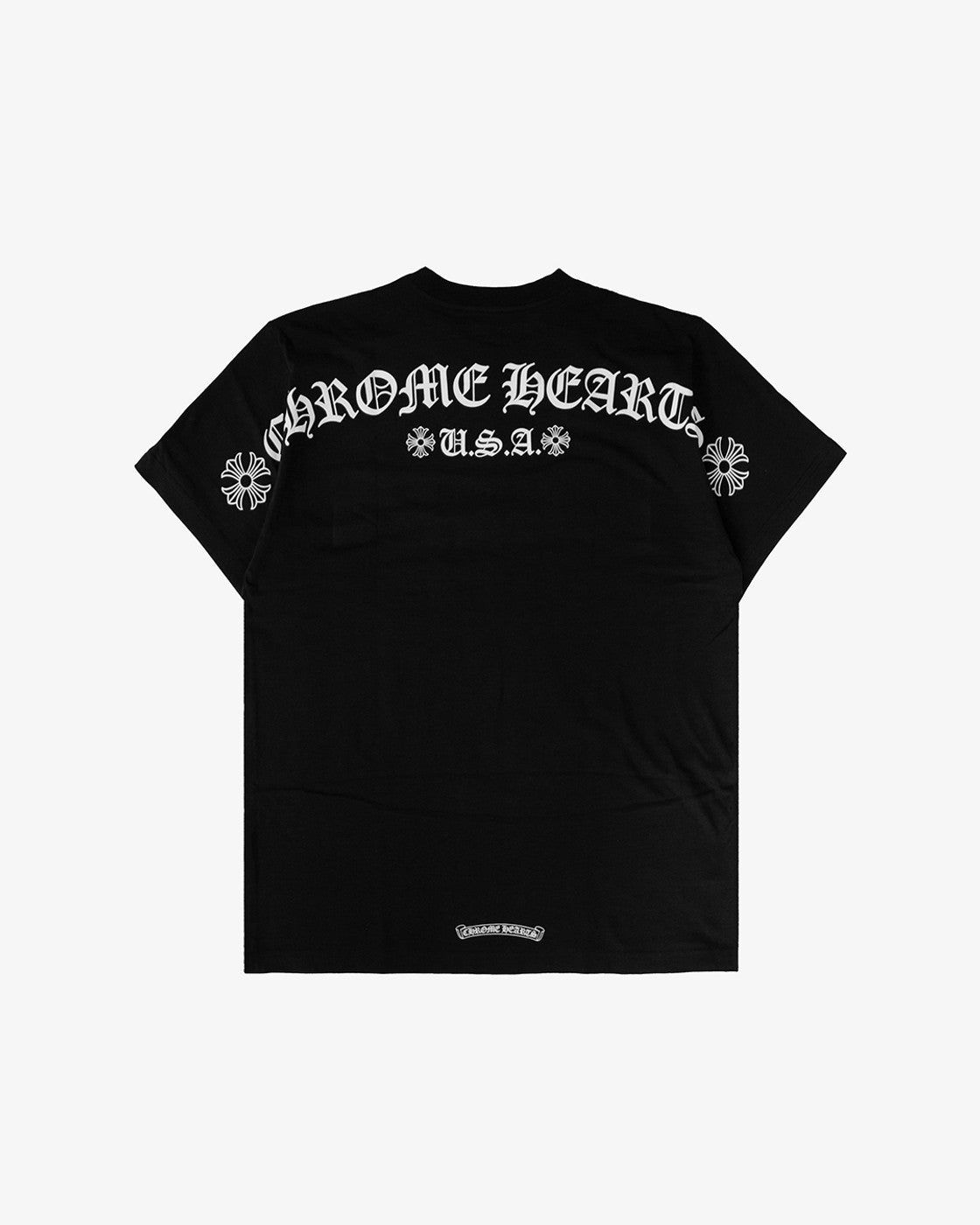 CAMISETA CON LOGO DE CORAZONES CROMADOS