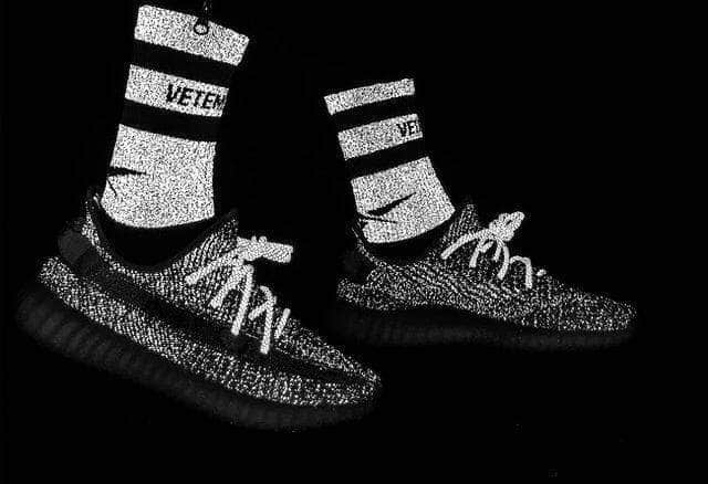 Adidas Yeezy Boost 350 V2 Negro Estático (Reflectante)