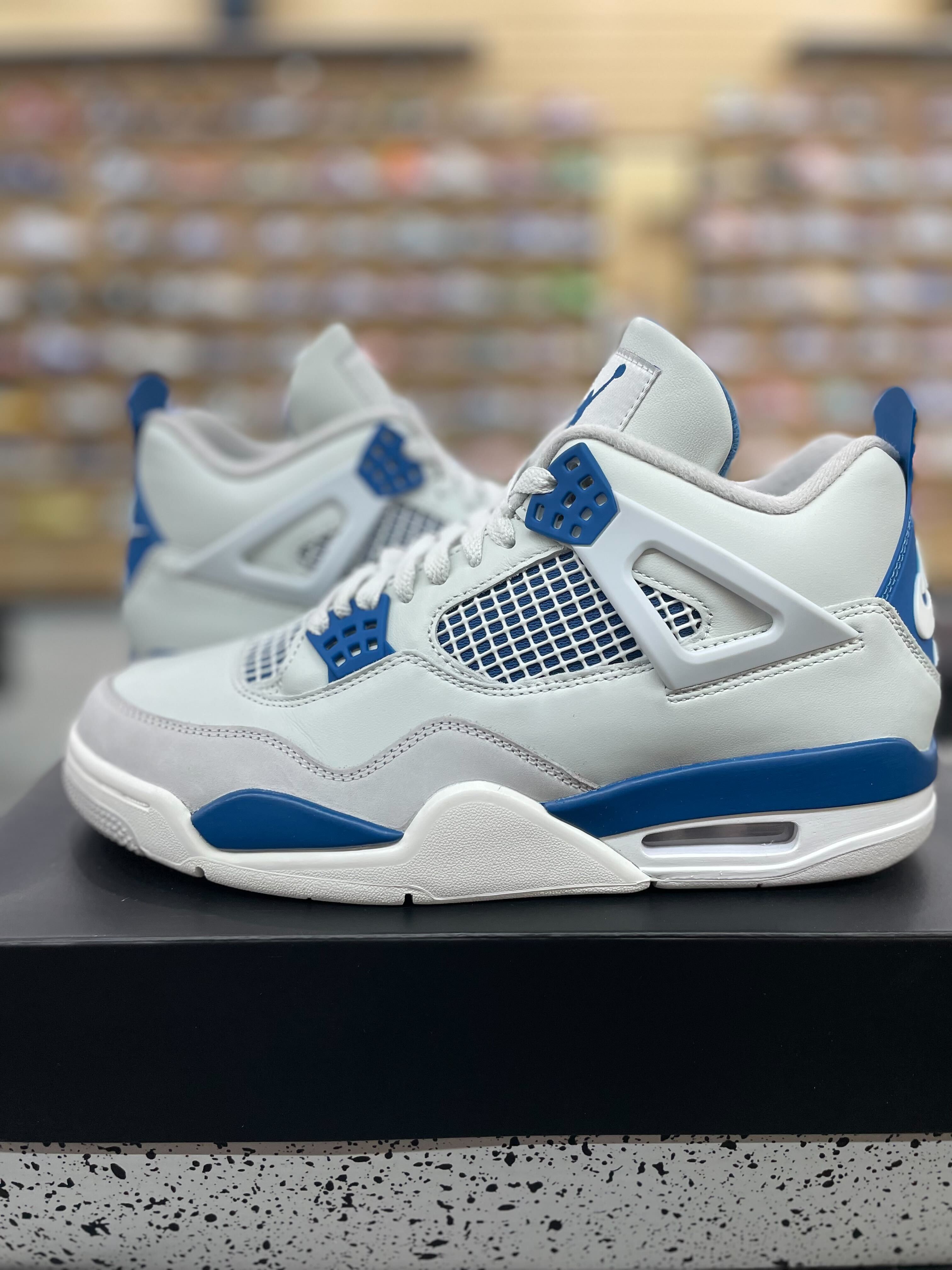 Air Jordan 4 Retro Military Blue (2024)(Pre-Owned)