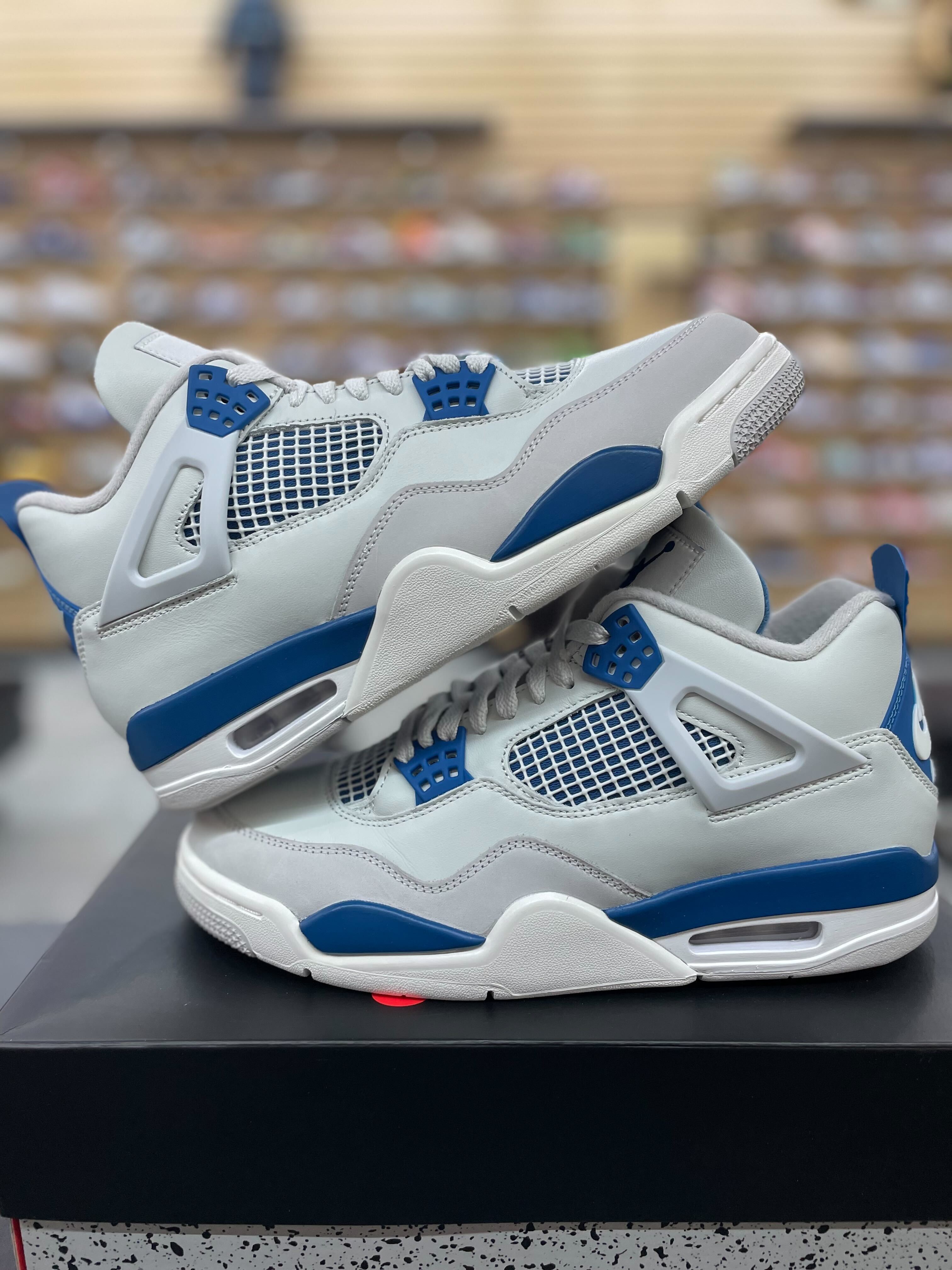 Air Jordan 4 Retro Military Blue (2024)(Pre-Owned)