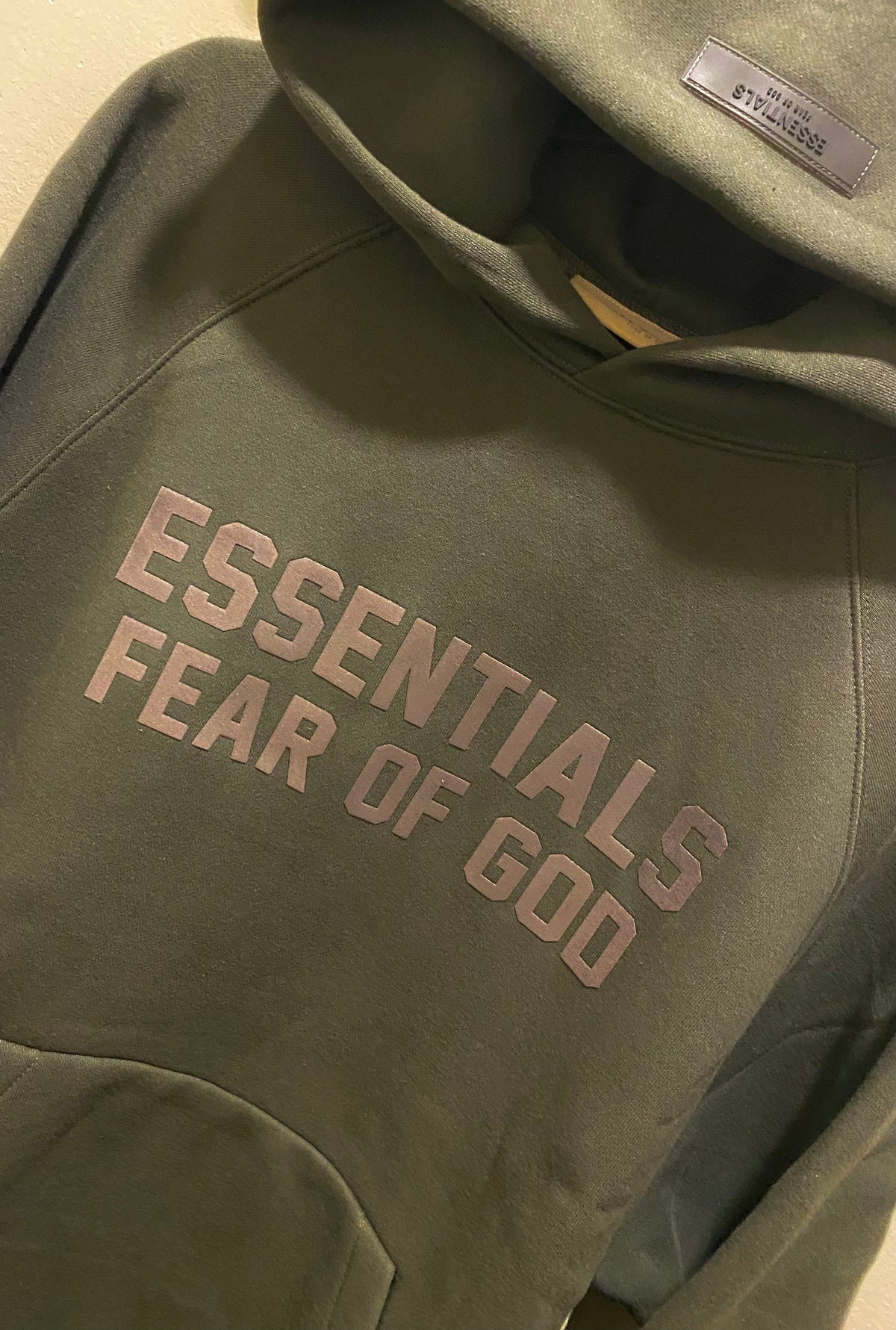 Sudadera con capucha Fear of God Essentials "Off Black"